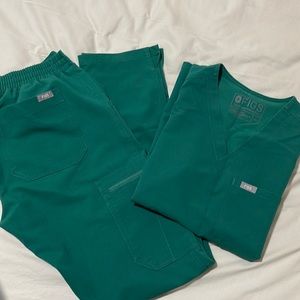 Hunter Green Figs Scrub Set XXS/XS